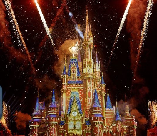 Close out your day in the best way possible…with virtual fireworks! | #DisneyMagicMoments