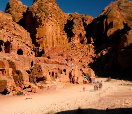 Awe Inspiring Short Time-lapse of Petra